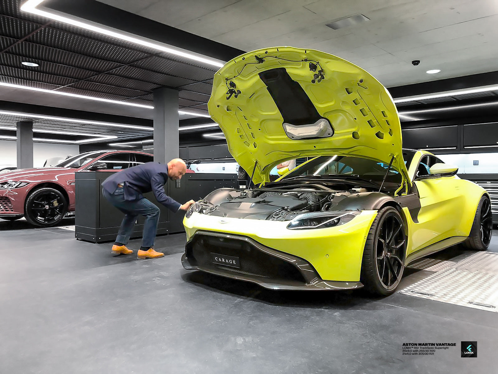 Aston Martin Vantage with performance-enhancing LOMA Forged RS1 wheels