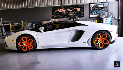 Stunning 20" & 21" Forged Rims on a Lamborghini Aventador, demonstrating the excellence of LOMA's craftsmanship.
